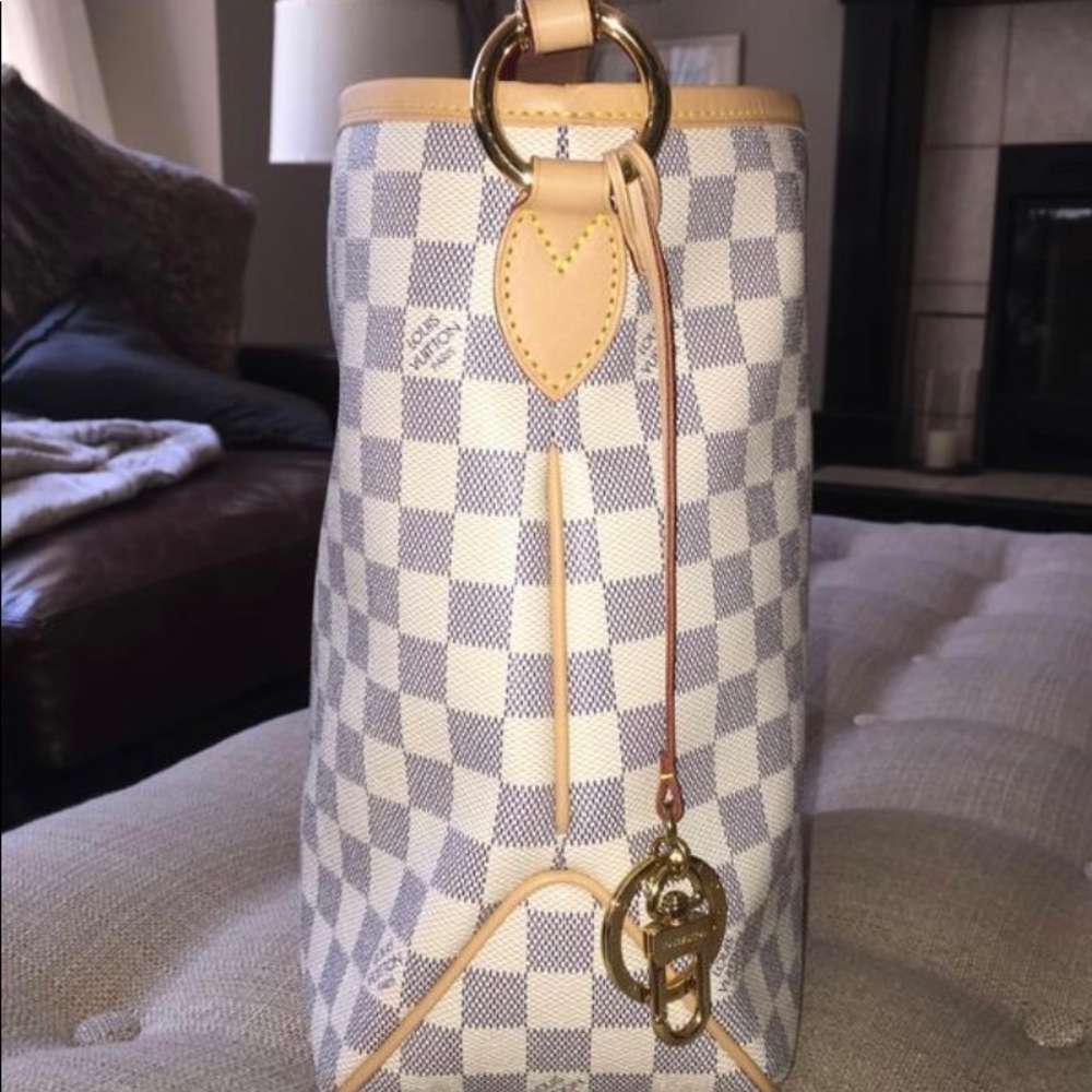 Authentic Louis Vuitton Delightful Bag - Picture 3 of 4